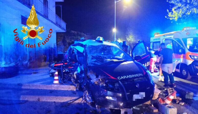 Morte dei due giovani carabinieri nel salernitano, indagata per omicidio stradale la donna alla guida del Suv